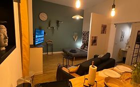 Charmant appartement climatisé aux pieds de la cité